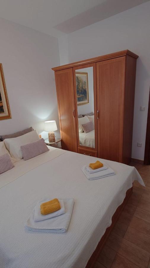 Apartments Lola Rovinj Ngoại thất bức ảnh